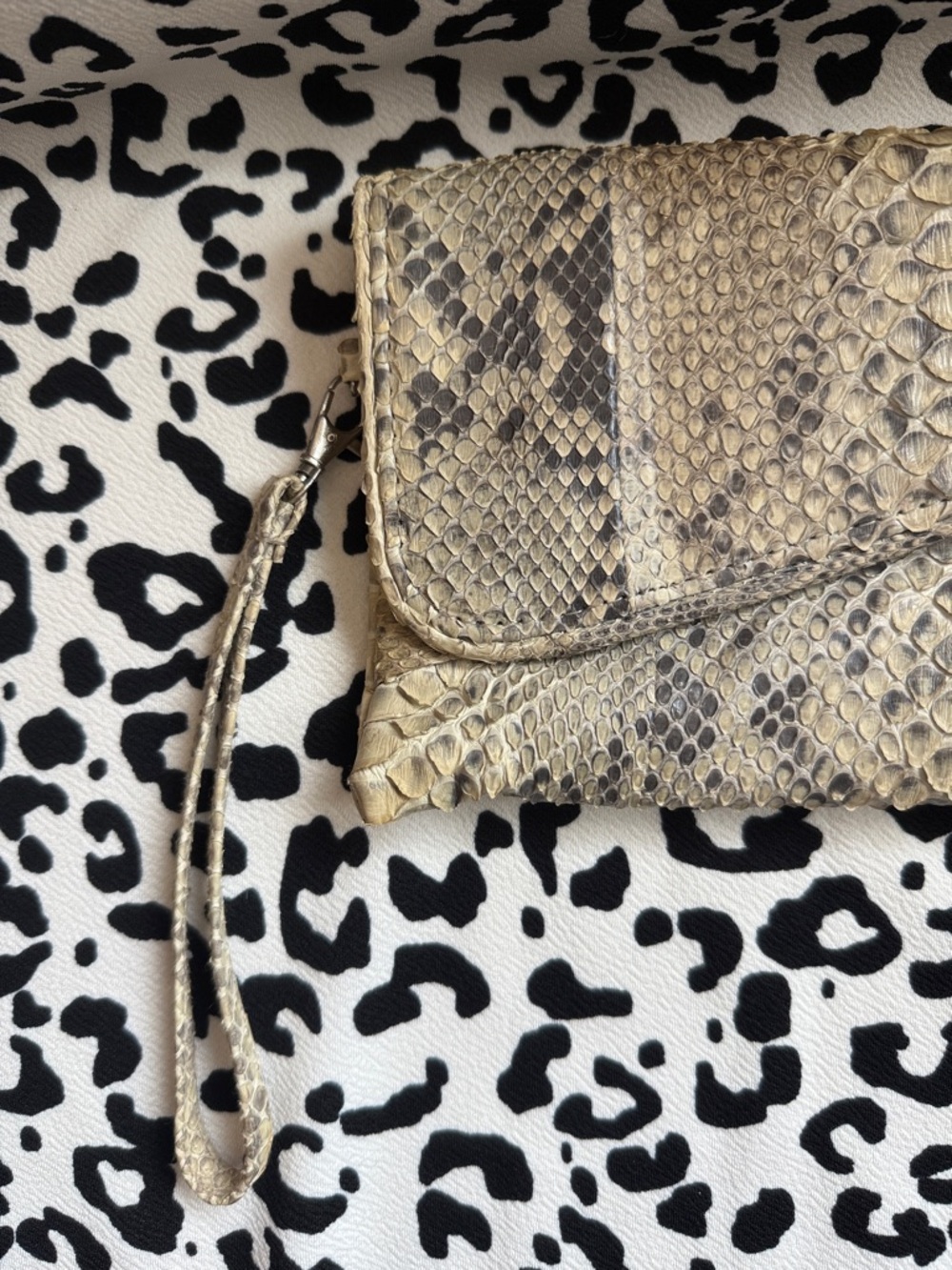 GENUINE PYTHON SYANG 🐍Snakeskin Foldover Wristlet Clutch - Picture 2 of 6